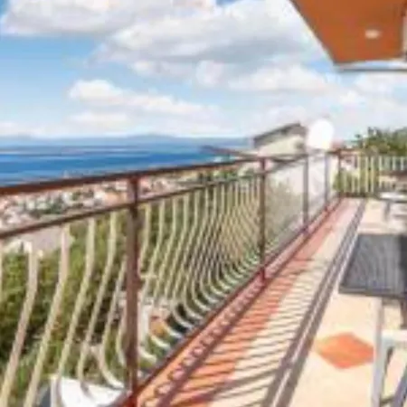 Three Bedroom With Balcony And Sea View קריקווניצה