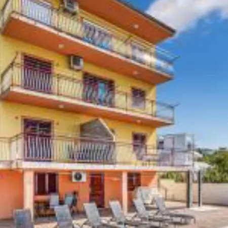 Three Bedroom With Balcony And Sea View Apartment Crikvenica