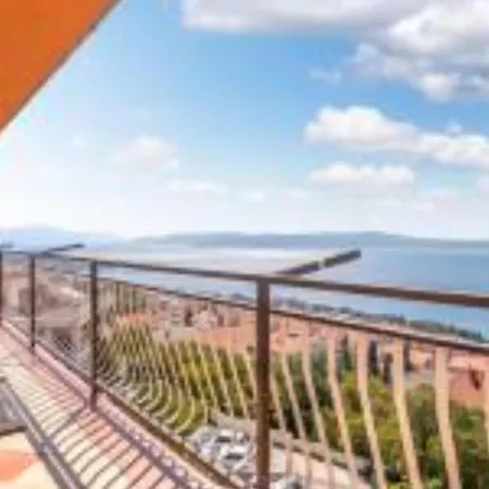 Three Bedroom With Balcony And Sea View Apartment