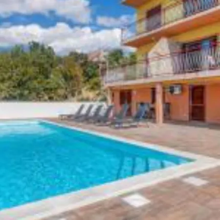 Three Bedroom With Balcony And Sea View Apartment Crikvenica
