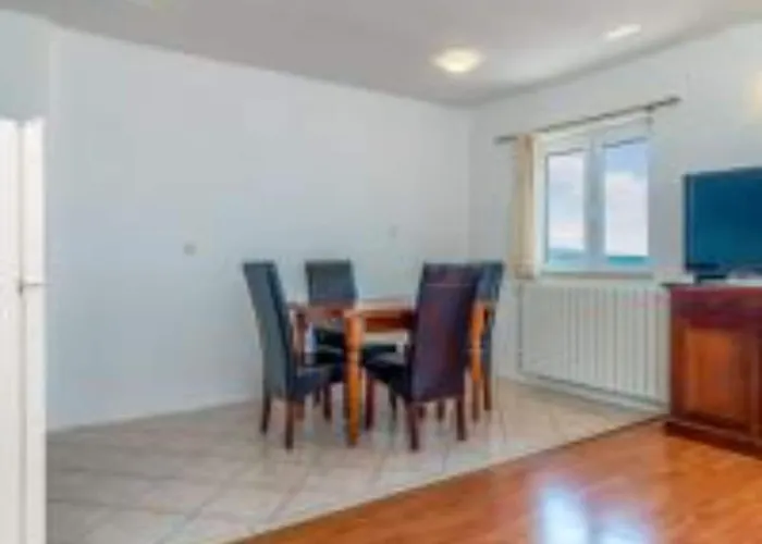 Apartman Three Bedroom With Balcony And Sea View *