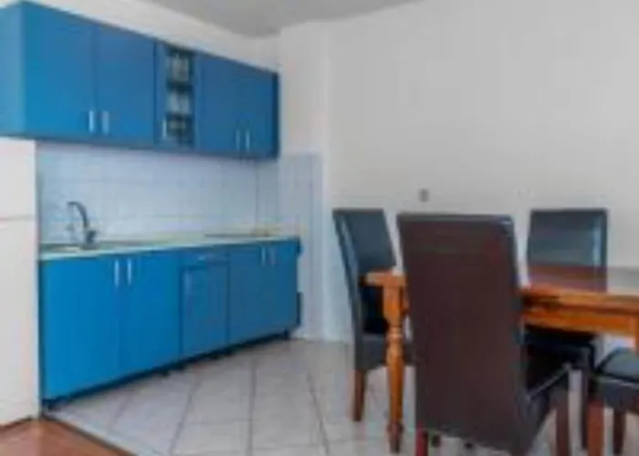 Three Bedroom With Balcony And Sea View Apartman *