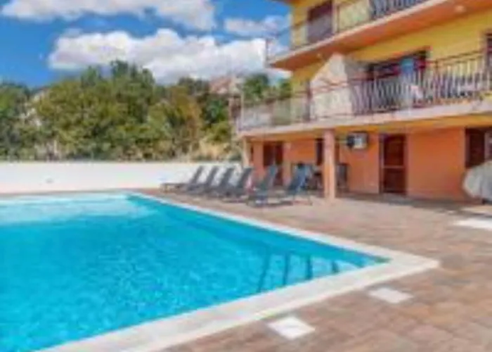 Three Bedroom With Balcony And Sea View Apartman Crikvenica
