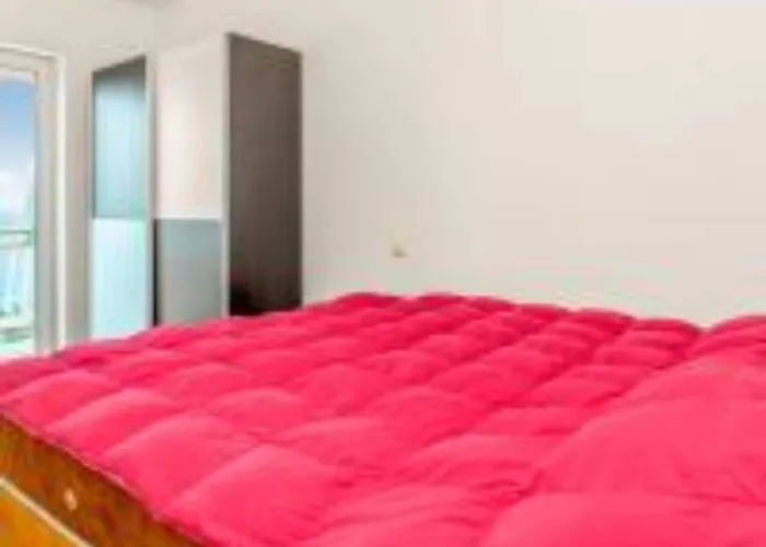 Three Bedroom With Balcony And Sea View * Crikvenica