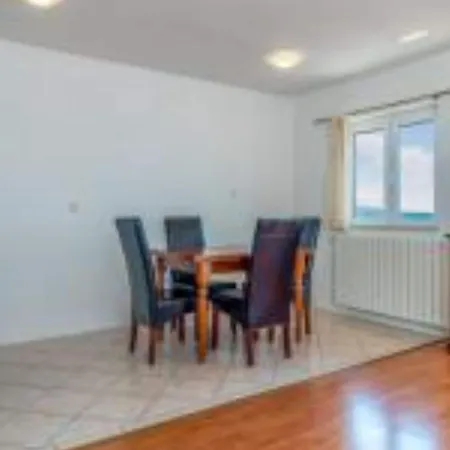 Apartment Three Bedroom With Balcony And Sea View *