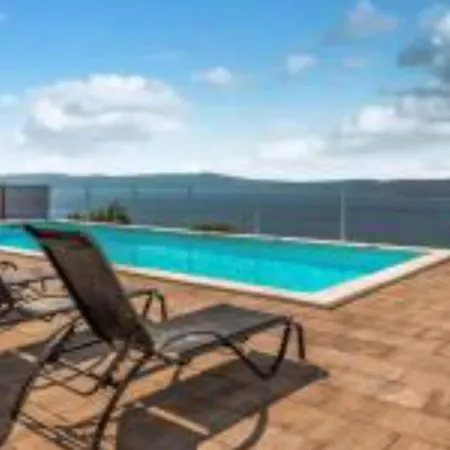 Lägenhet Three Bedroom With Balcony And Sea View Crikvenica